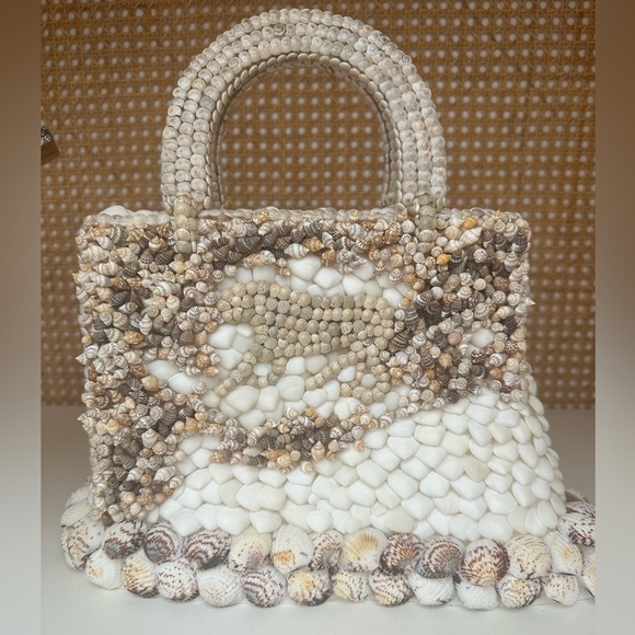 Meet your Posher, Daisy - Picture 3 of 4